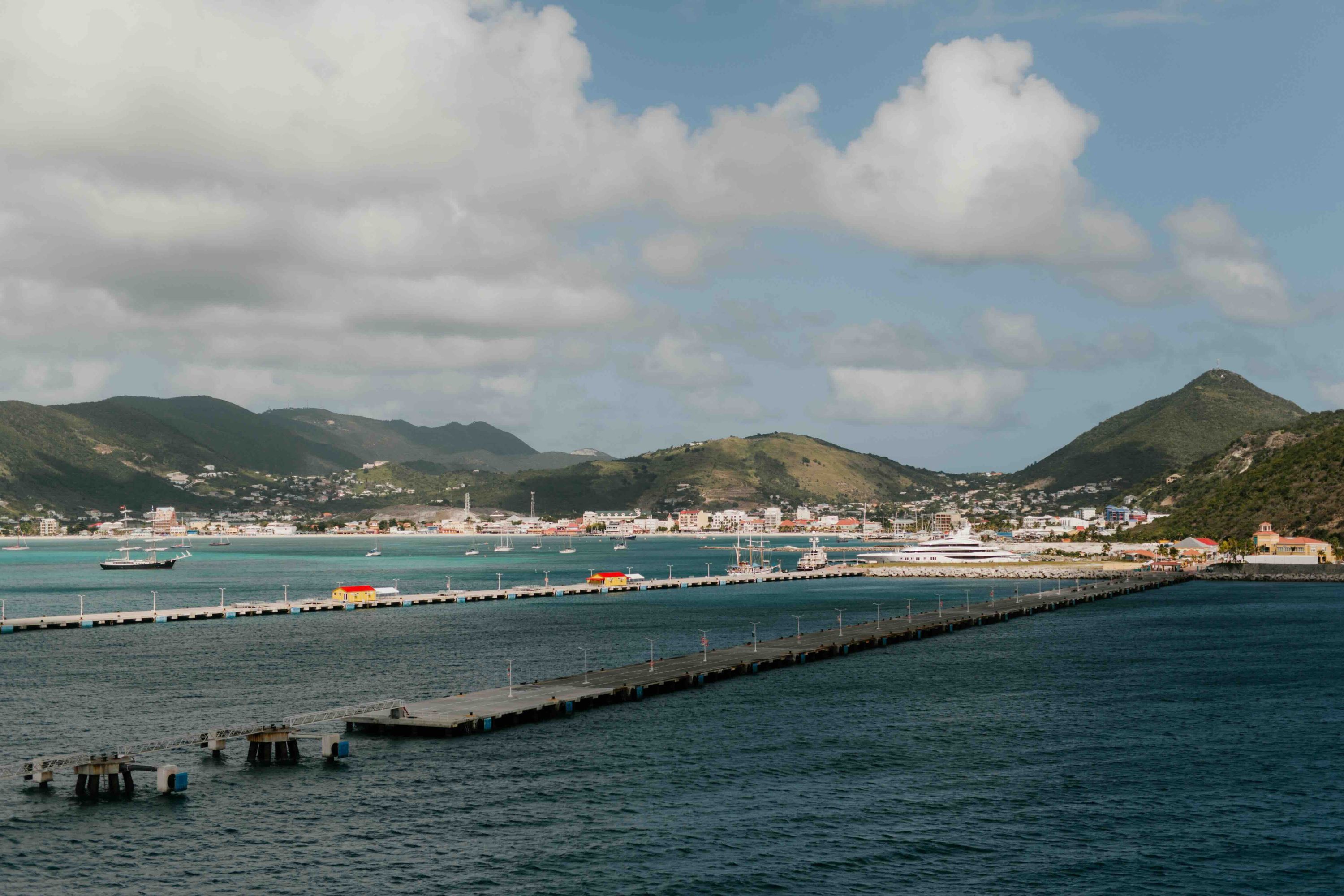 Scenic travel destination in Sint Maarten for visa applicants